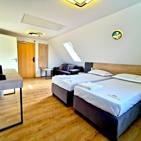 Home Inn Hotel Dormagen Kültér fotó