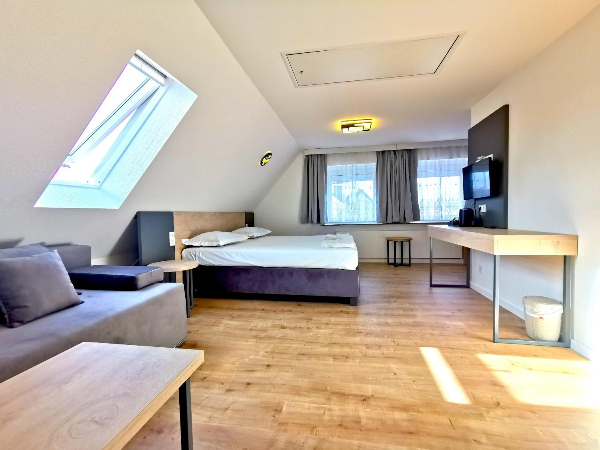 Home Inn Hotel Dormagen Kültér fotó