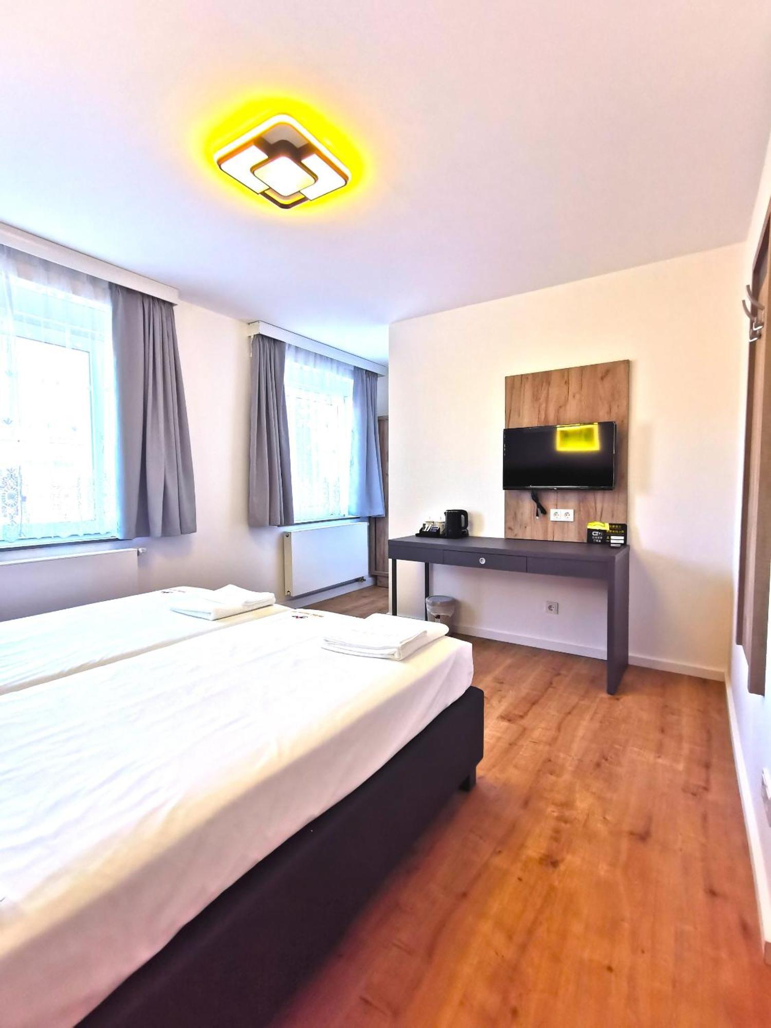 Home Inn Hotel Dormagen Kültér fotó
