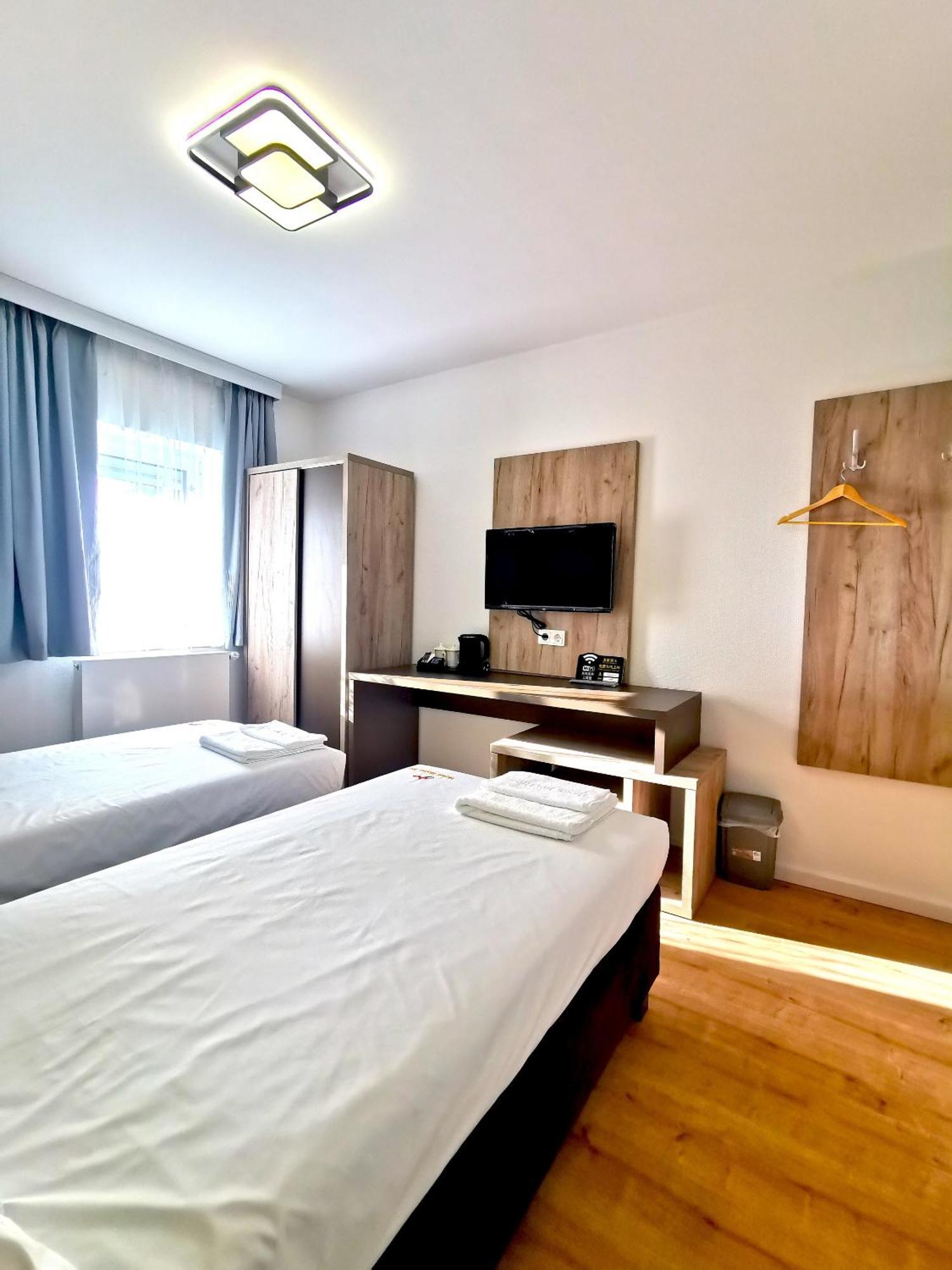 Home Inn Hotel Dormagen Kültér fotó