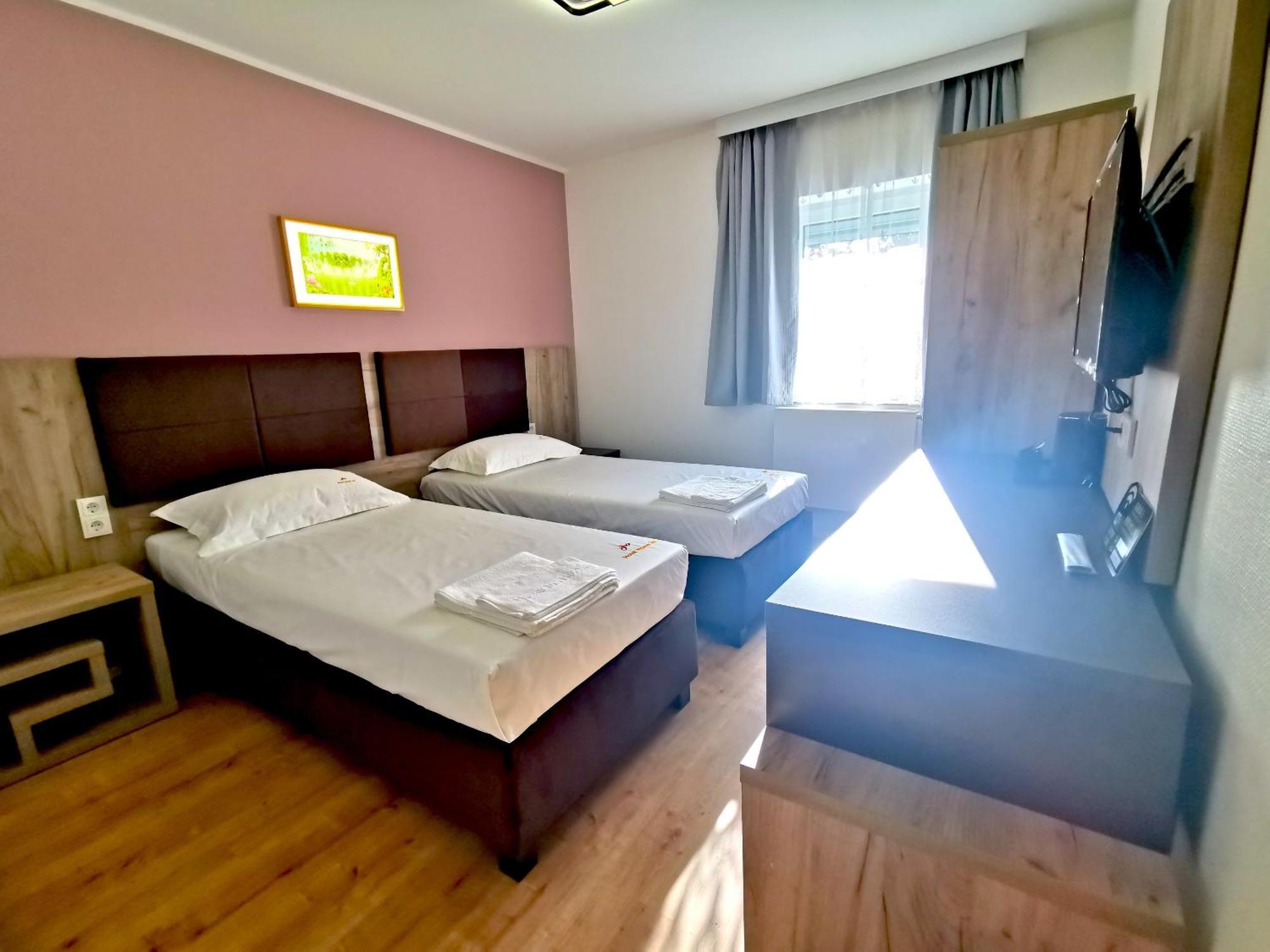 Home Inn Hotel Dormagen Kültér fotó